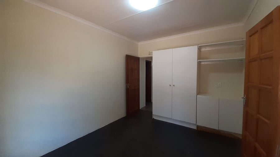 5 Bedroom Property for Sale in Ifafi North West